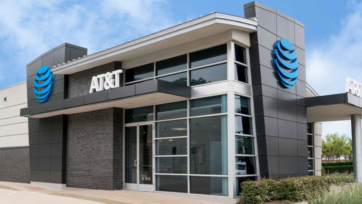 Act fast – get an extra $100 gift card with your fiber internet in AT&T's latest flash sale