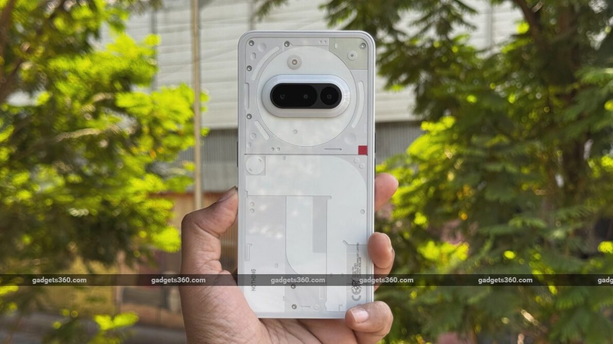 Nothing's Essential Space Updated With Ability to Share Memories, Flip-to-Record Audio Clips