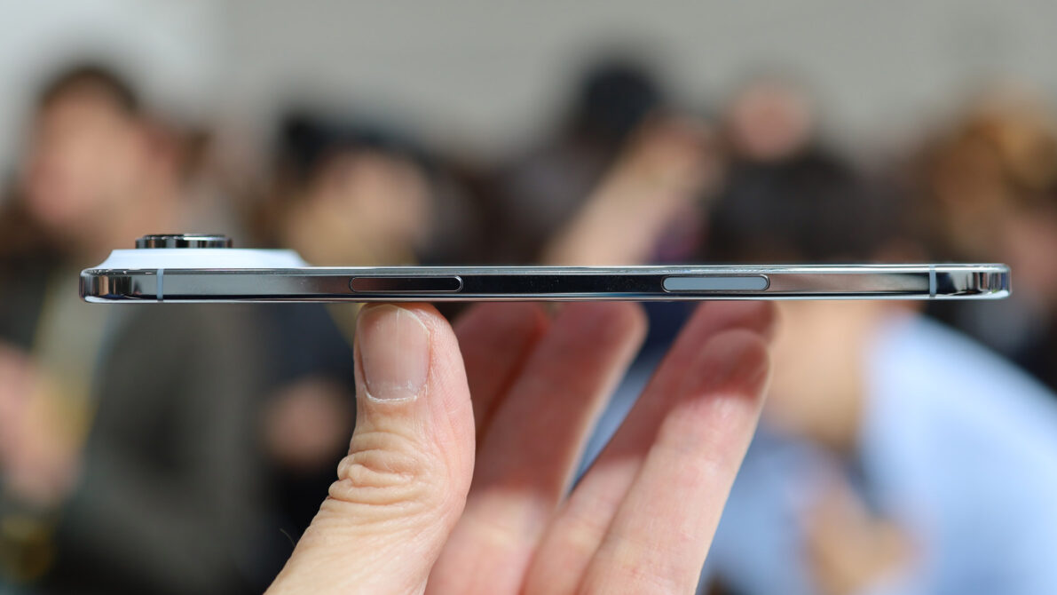 I tried and failed to break Greg Joswiak's iPhone Air, and I think he's OK with that I tried and failed to break Greg Joswiak's iPhone Air, and I think he's OK with that