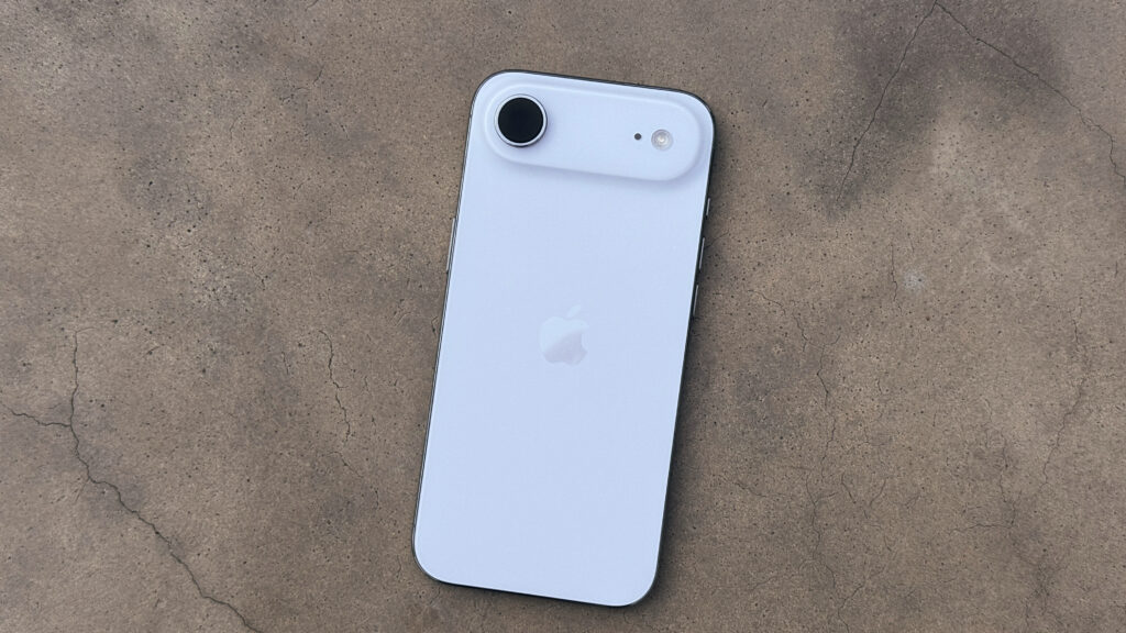 I ditched my new iPhone 17 Pro for the iPhone Air, and for the first time in years Apple has blown me away
