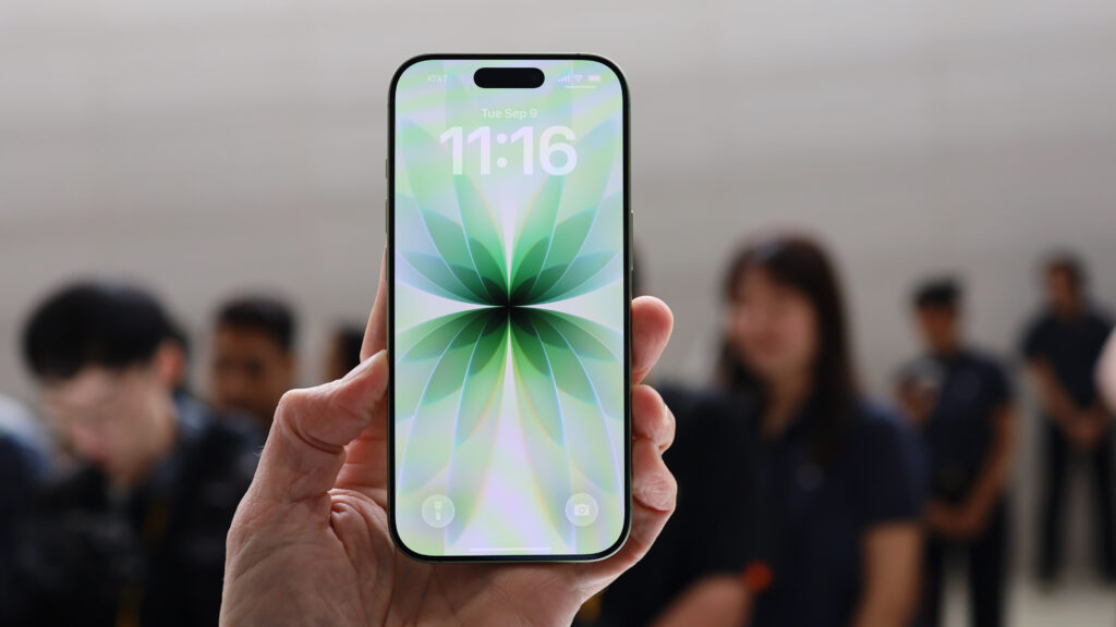 I just tried the iPhone 17, and it could be the best standard iPhone in years